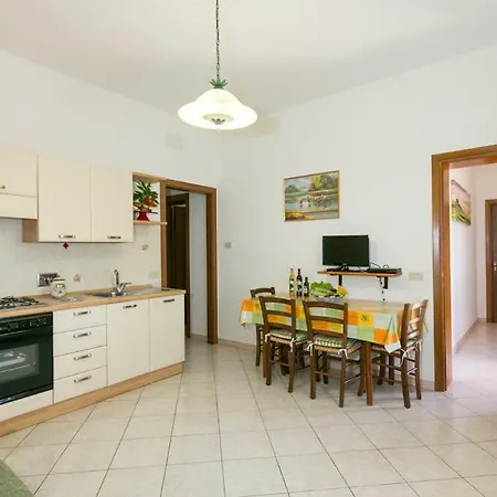 Nuove Farm stay Castellina Marittima